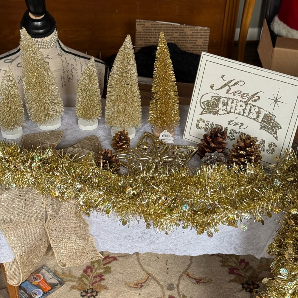Gold Shimmer Holiday Tabletop Decor Set